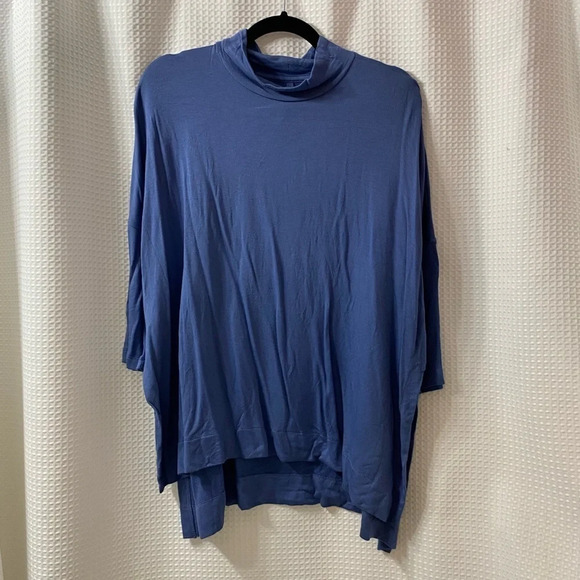 NWT L&G Mock Neck Slit Side Top - Picture 1 of 7